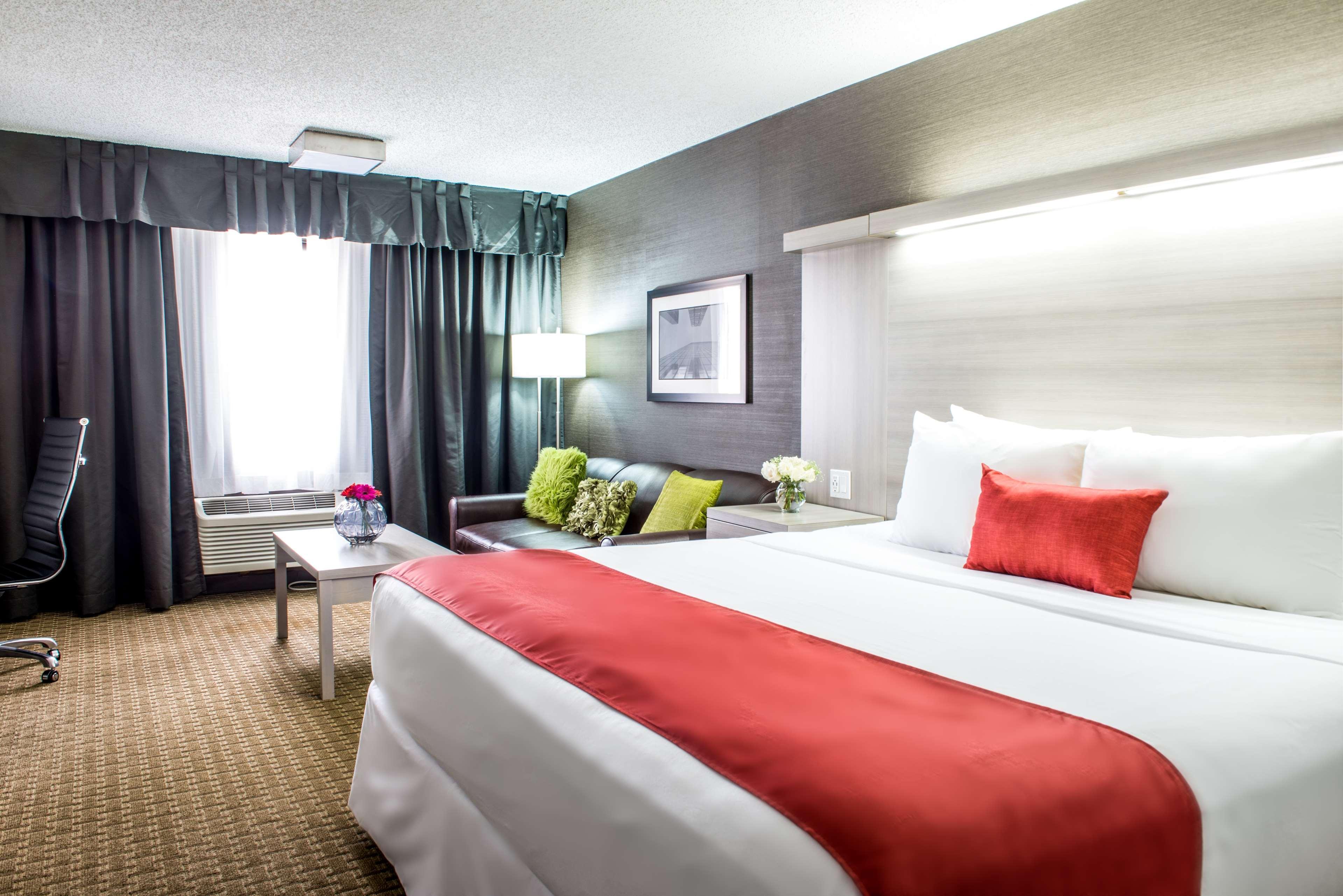 Best Western Plus Village Park Inn Calgary Exterior photo