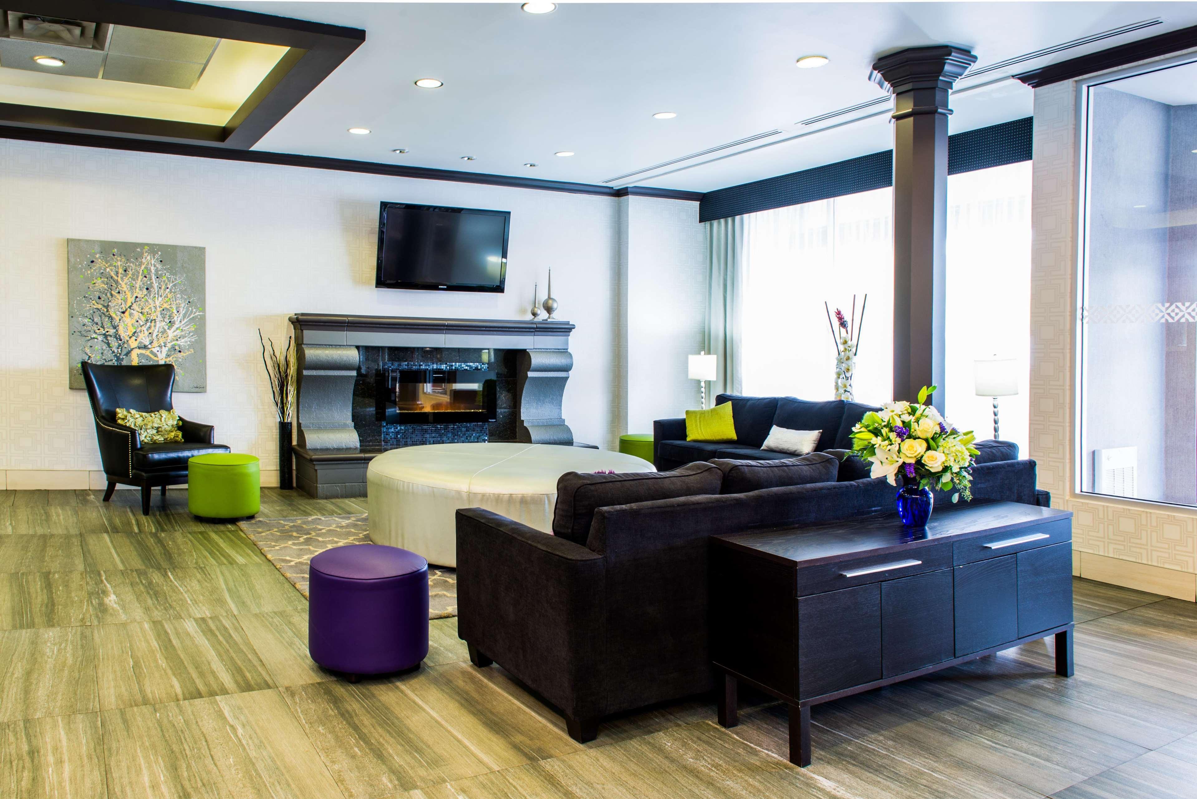 Best Western Plus Village Park Inn Calgary Exterior photo