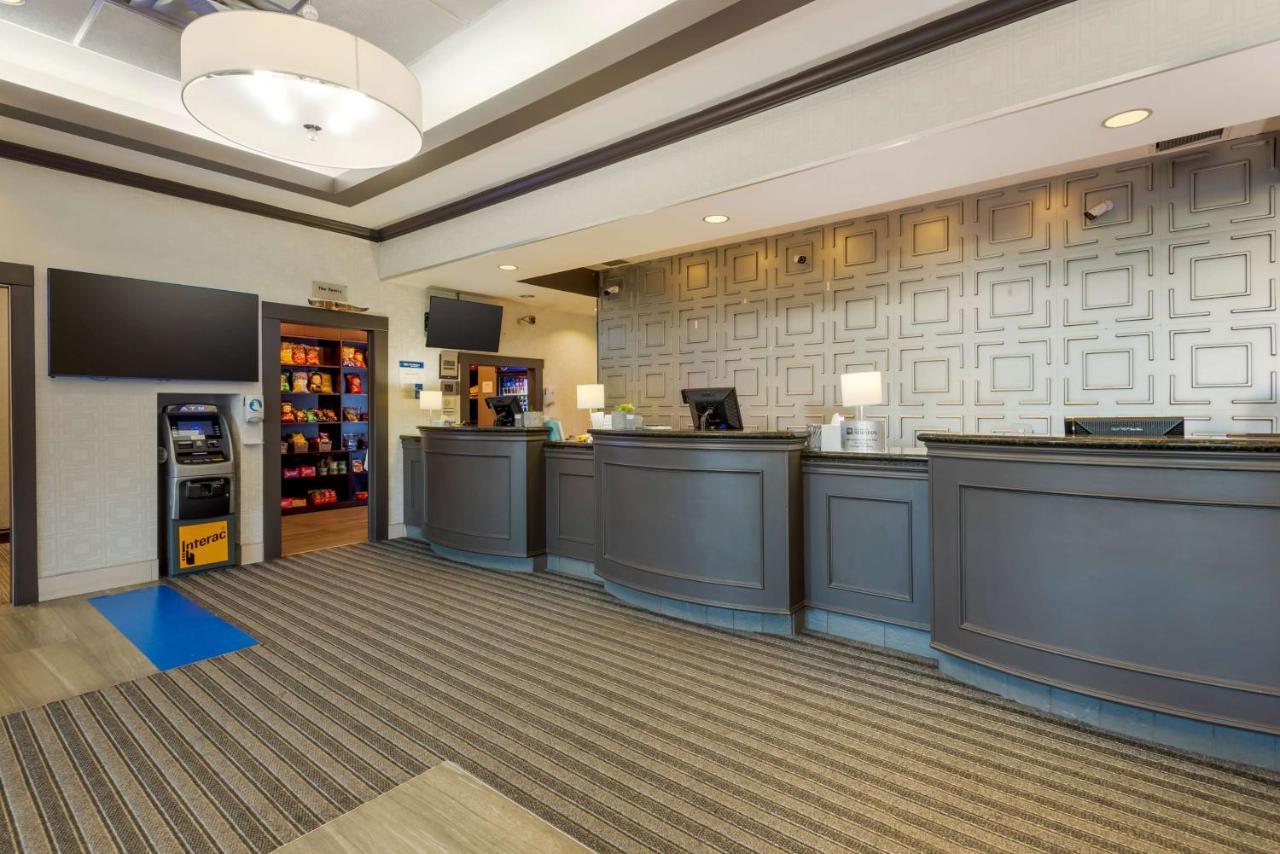 Best Western Plus Village Park Inn Calgary Exterior photo
