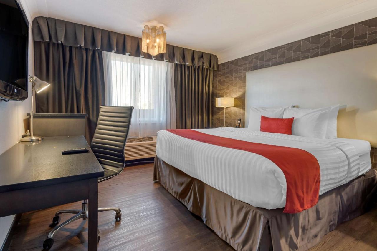 Best Western Plus Village Park Inn Calgary Exterior photo