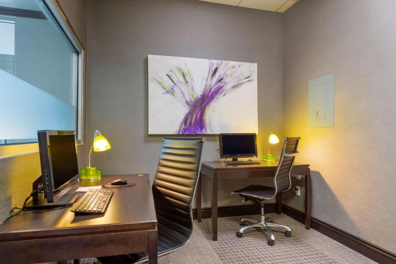 Best Western Plus Village Park Inn Calgary Exterior photo